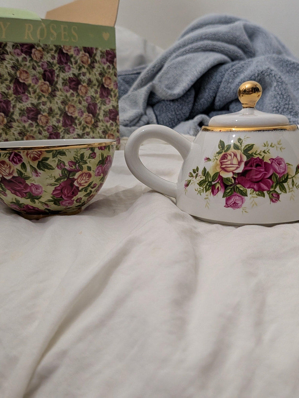 Royal Albert Cup And Tea Pot Set Vintage Rose Tea Set Sugar Bowl with Gold Trim